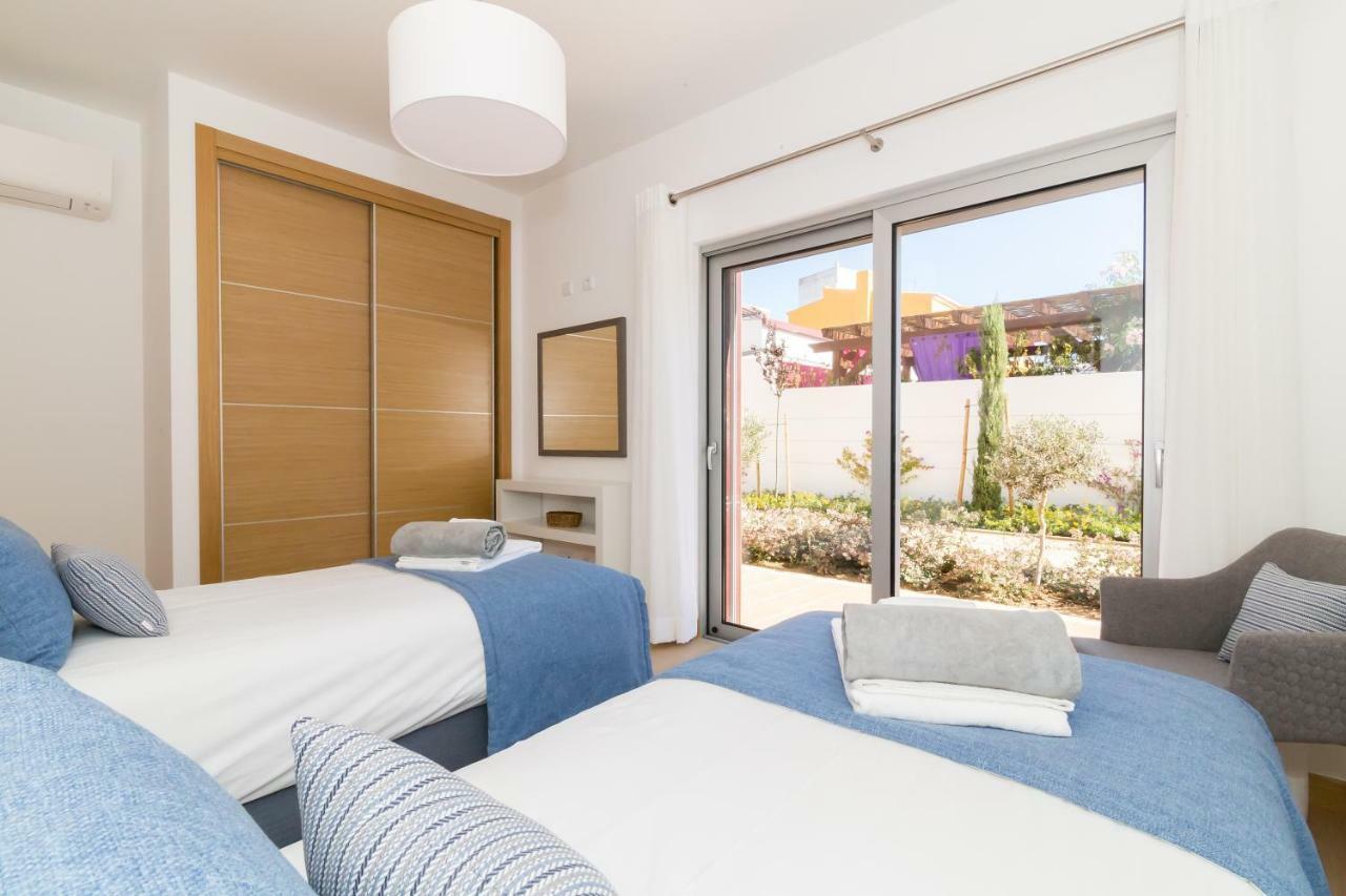 Beach Condominium ลากอส ภายนอก รูปภาพ